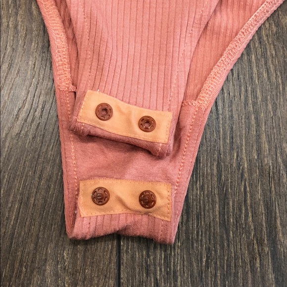 Forever 21 Criss Cross Bodysuit Size M - Picture 9 of 9